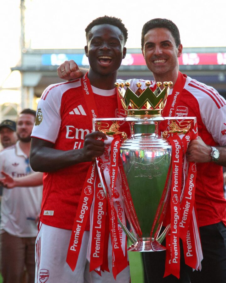 Arsenal celebrating Premier League title