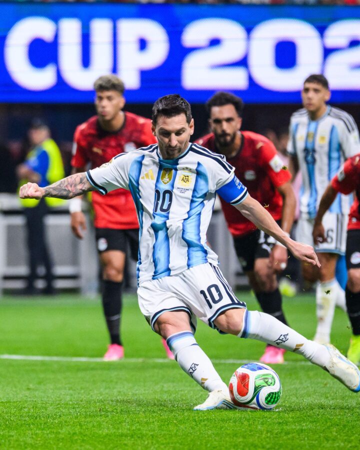 Lionel Messi taking a penalty for Argentina